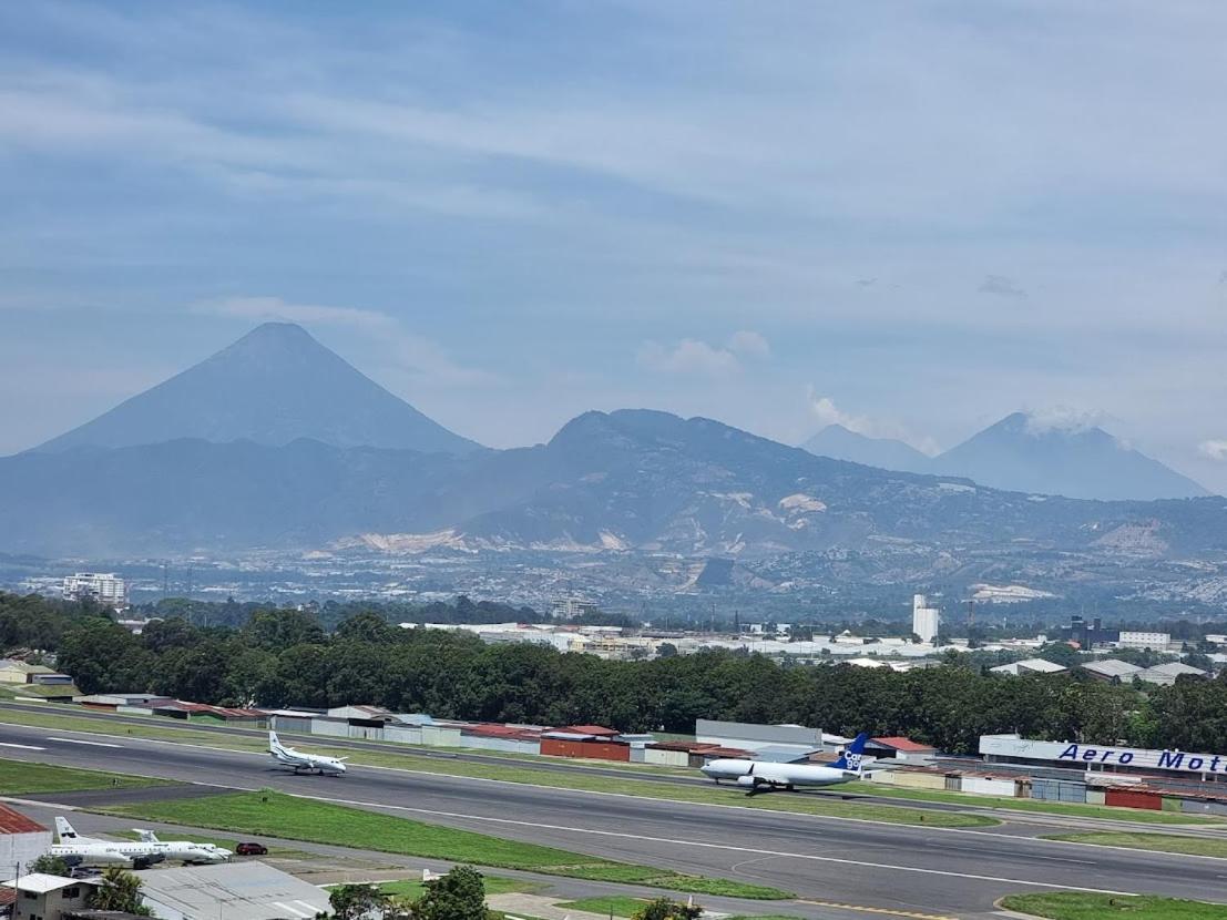 Amazing Aircrafts Views In Front Of Airport Διαμέρισμα Γουατεμάλα Εξωτερικό φωτογραφία